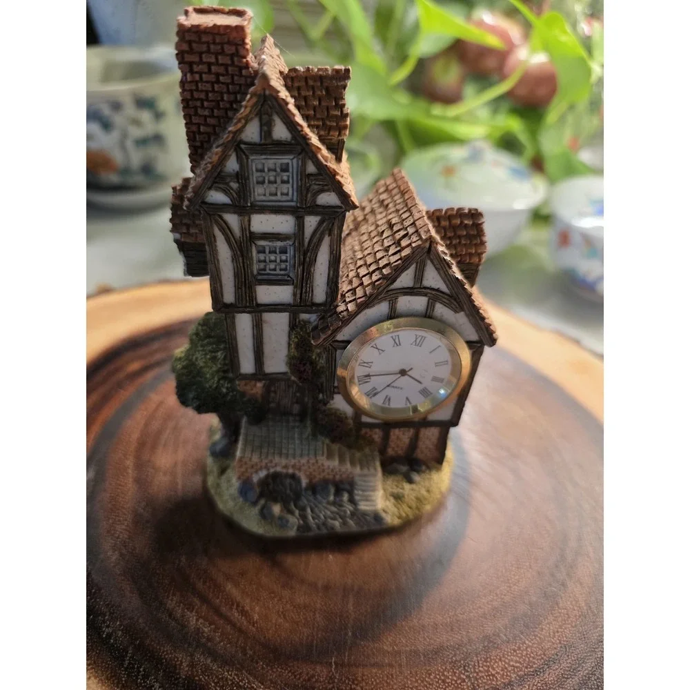 Cottagecore Kitschy Cottage Clock Figurine Vintage‎ Piece